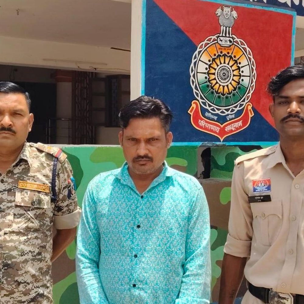 दिल्ली का युवक 7 किलो गांजे के साथ गिरफ्तार:धमतरी में बाइक से राजस्थान ले जा रहा था तस्कर