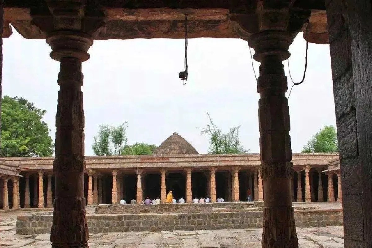 भोजशाला: राज्य सरकार का कोर्ट में बड़ा दावा- मंदिर को दबाव में बताया गया मस्जिद