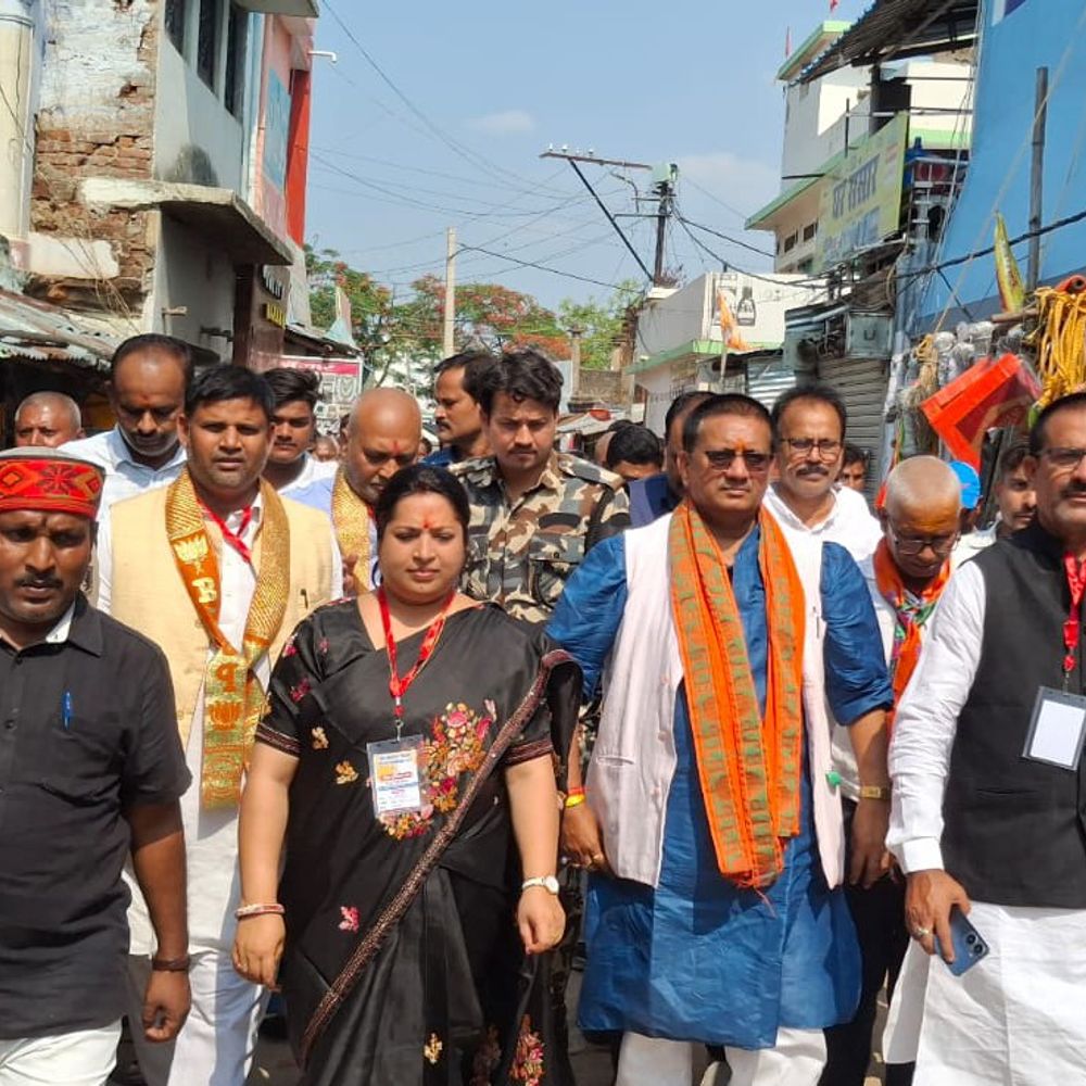 बांका पहुंचे नए पथ निर्माण मंत्री शैलेंद्र कुमार:मंदिरों में पूजा कर विकास का भरोसा; भाजपा कार्यकर्ताओं ने किया जोरदार स्वागत