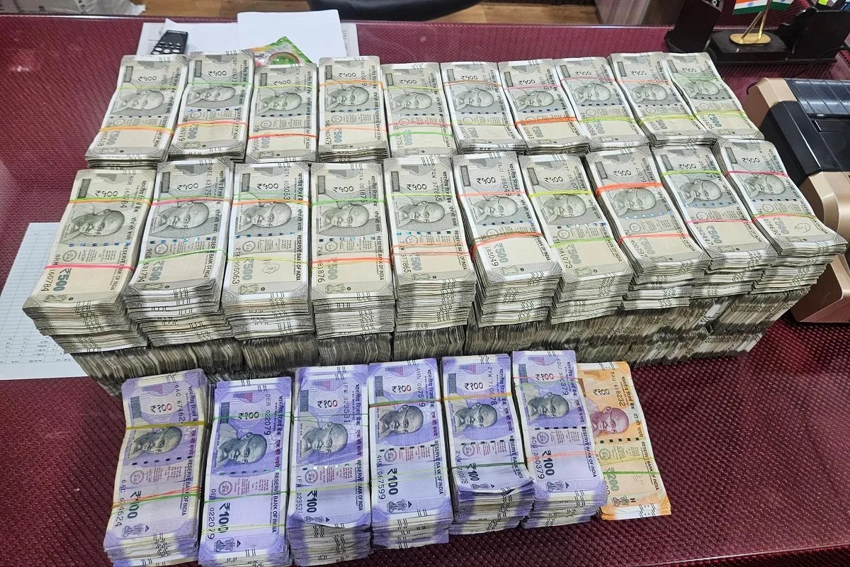 दाहोद : कार से ढाई करोड़ से अधिक की बेहिसाबी नकदी जब्त, चालक हिरासत में