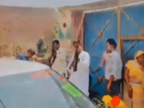 शादी समारोह में हर्ष फायरिंग का VIDEO:बदायूं से शाहजहांपुर गई थी बारात, आरोपियों की पहचान में जुटी पुलिस