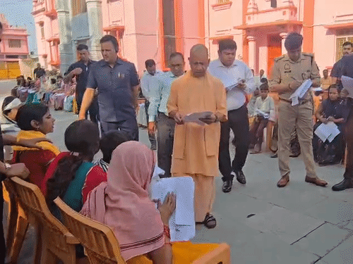 जमीन पर कब्जा करने वालों पर बरतें सख्ती:जनता दर्शन में CM ने सुनीं 200 लोगों की फरियाद