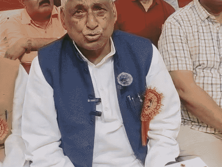 ‘यूपी के पंडित PDA में आते हैं’:गोरखपुर में बोले- माता प्रदास पांडेय, 2027 में बनाएंगे सरकार, BJP समझ जाए ‘ये बंगाल नहीं’