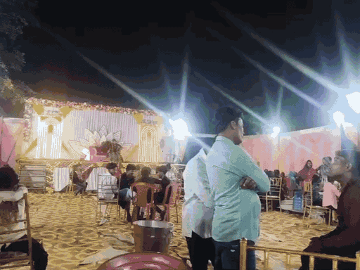 प्रेमिका की शादी में पहुंचा प्रेमी, घरवालों ने पीटा:वाराणसी में दुल्हन बोलीं- मुझे मारो, उसे नहीं, बारात लौटी और मंदिर में प्रेमी रचाई शादी