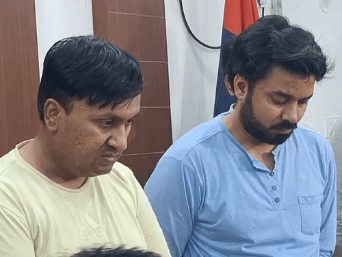 98 यूनिवर्सिटियों में फैला था डॉ मनीष का नेटवर्क:टेलीकॉलिंग सेंटर से चलता था फर्जी डिग्री का धंधा, 6 बार आया था कानपुर