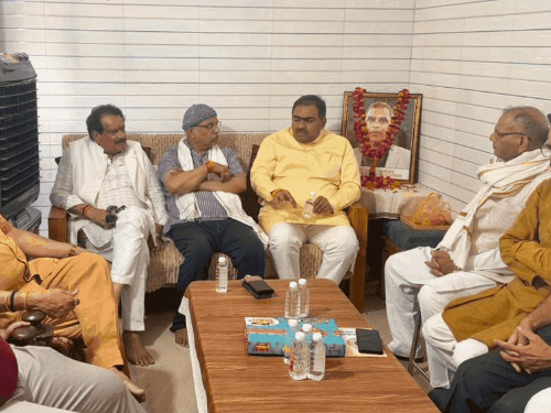 कानपुर पहुंचे केंद्रीय मंत्री एसपी सिंह बघेल:भाजपा क्षेत्रीय अध्यक्ष प्रकाश पाल के निवास पहुंच शोक संवेदना व्यक्त की, सपा पर साधा निशाना