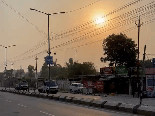 लखनऊ में सुबह से चल रही हवा:मौसम साफ, अब सामान्य से अधिक रहेगा पारा, सीजन में बारिश कम होगी
