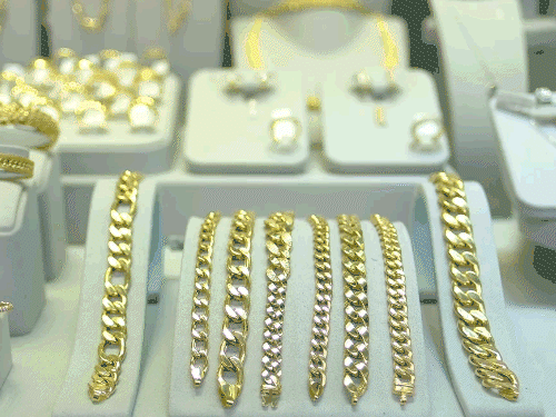 चांदी आज 402 बढ़कर ₹2.55 लाख पहुंची:इस साल कीमत ₹25 हजार बढ़ी, सोना ₹9 गिरकर ₹1.51 लाख/10gm पर आया