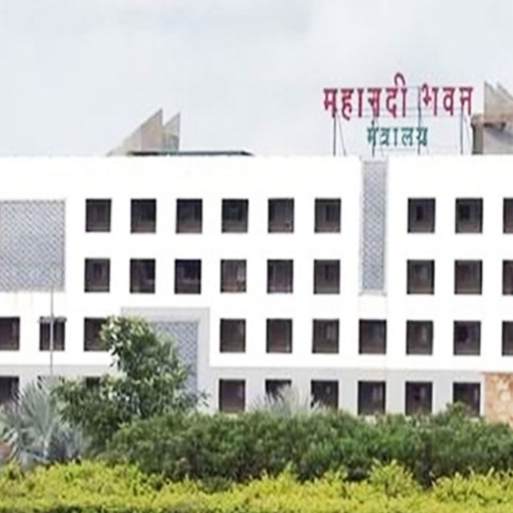 छत्तीसगढ़ में 43 IAS अफसरों का ट्रांसफर:कई जिलों के कलेक्टर बदले, निहारिका बारिक को गृह-जेल विभाग की जिम्मेदारी