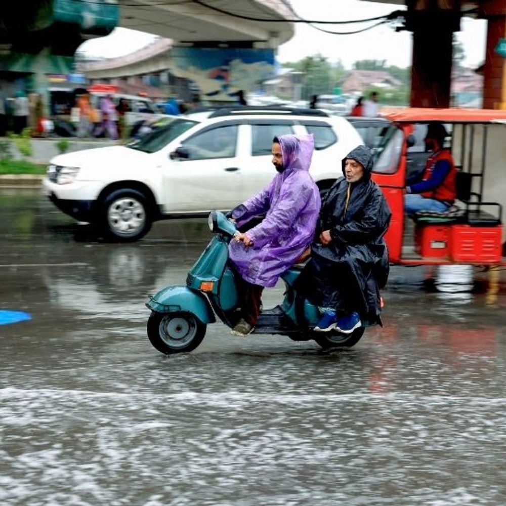 बिहार-हरियाणा में आंधी-बारिश से 21 की मौत:राजस्थान के उत्तर-पश्चिमी हिस्से पर चक्रवात बना; ओडिशा के अगले 6 दिन बारिश की चेतावनी