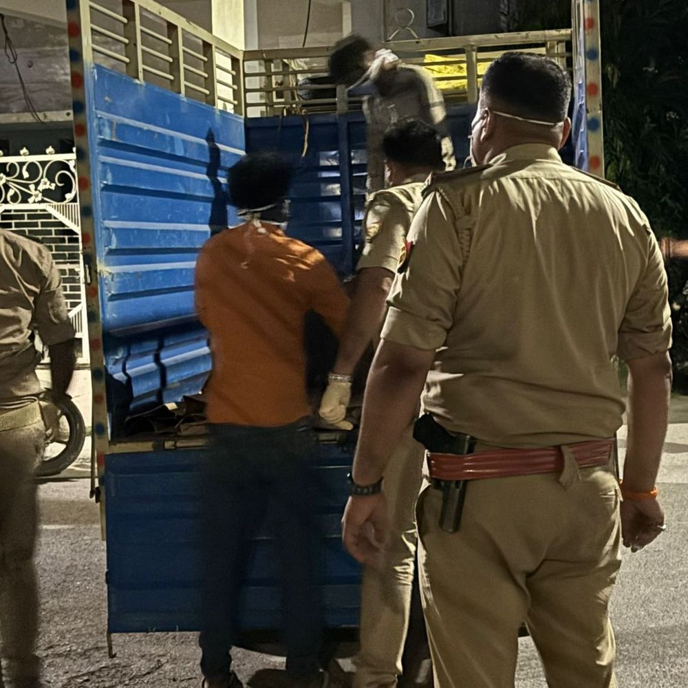 अकेले रह रही 80 साल की महिला का शव मिला:लखनऊ में 3 दिन तक घर में पड़ा रहा, गंध आने पर दरवाजा तोड़कर निकाला गया