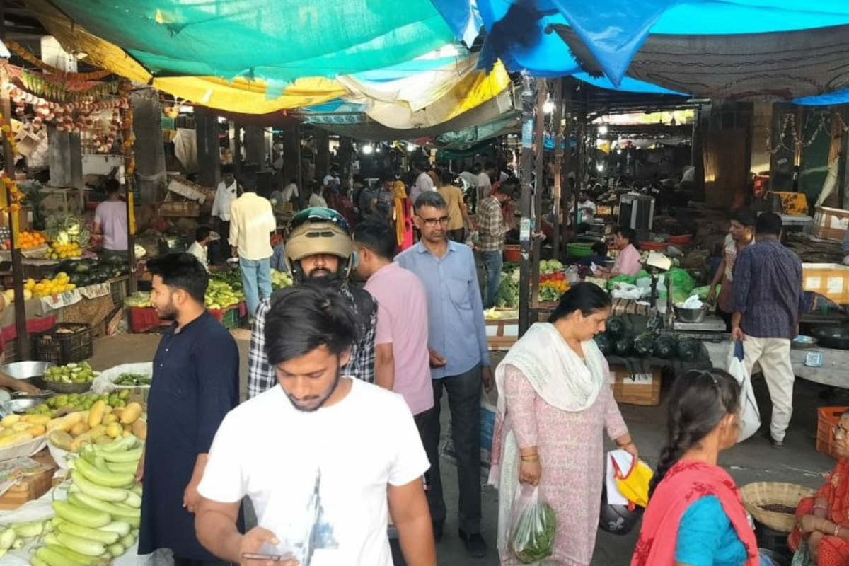सब्जी मंडी की पहल पूरी तरह से धूप को रोका, देखें तस्वीरें