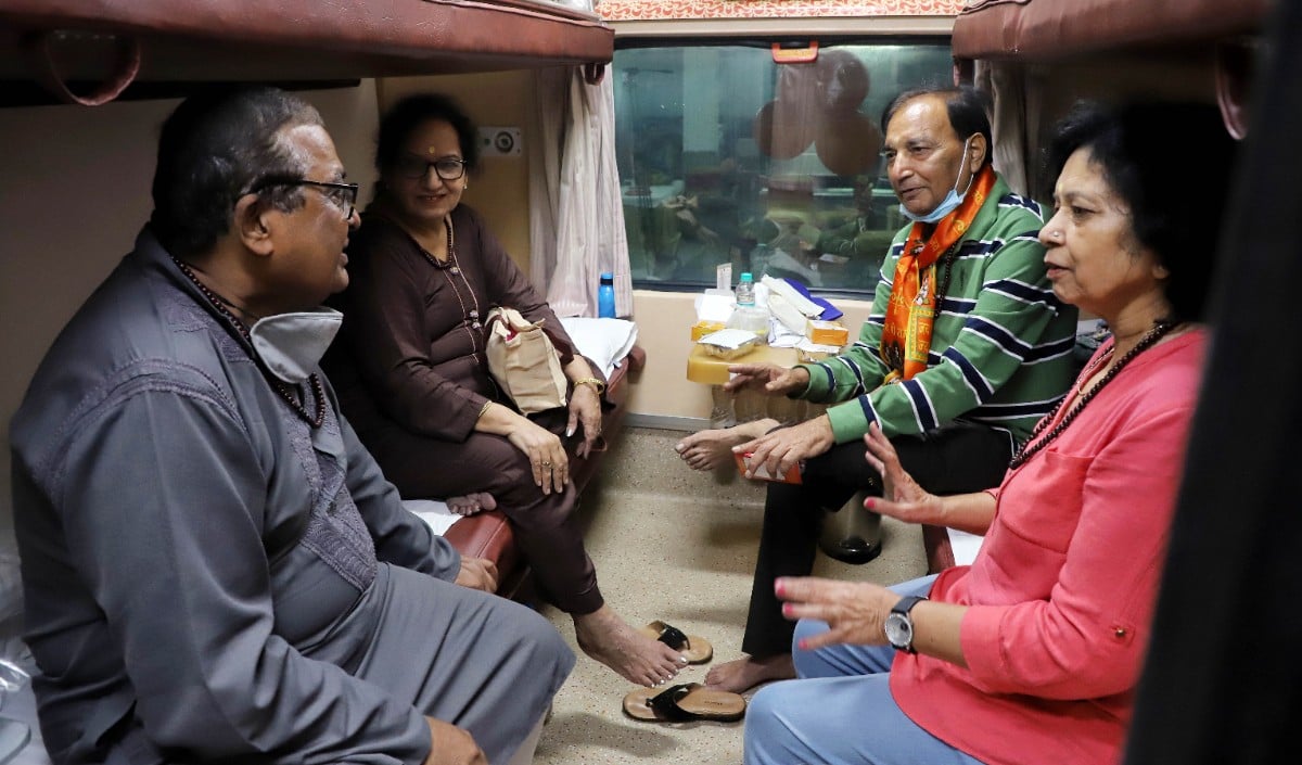 Duronto Express के Toilet में धुल रहे थे बर्तन, Viral Video पर FSSAI ने IRCTC को भेजा नोटिस