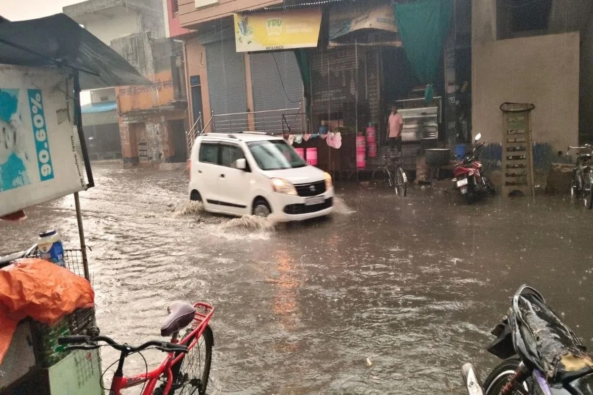 अंधड़-बरसात ने तोड़ी नौतपा की तपिश, ओलों संग बरसे बादल