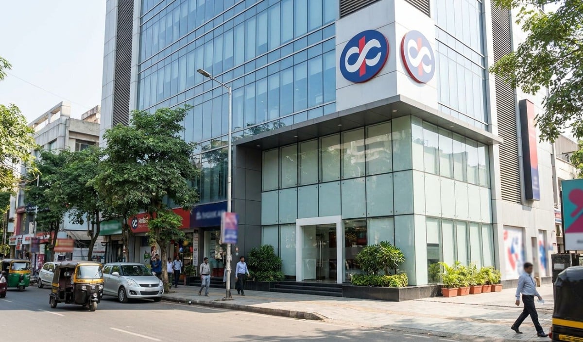 Kotak Bank को RBI की हरी झंडी, Federal Bank और AU Small Finance Bank में खरीदेगा 9.99% हिस्सेदारी