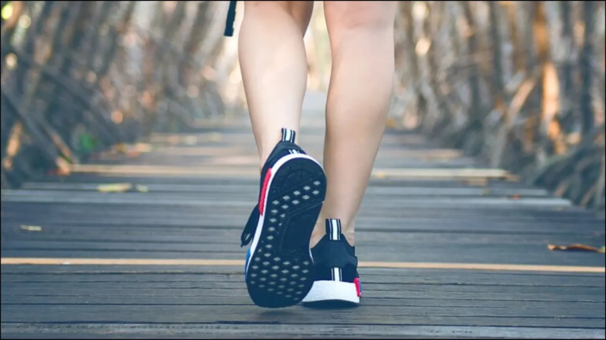 हेल्दी शरीर के लिए वॉक है ज़रूरी लेकिन चिलचिलाती गर्मी में क्या है Walking का सही तरीका, बता रहे हैं एक्सपर्ट