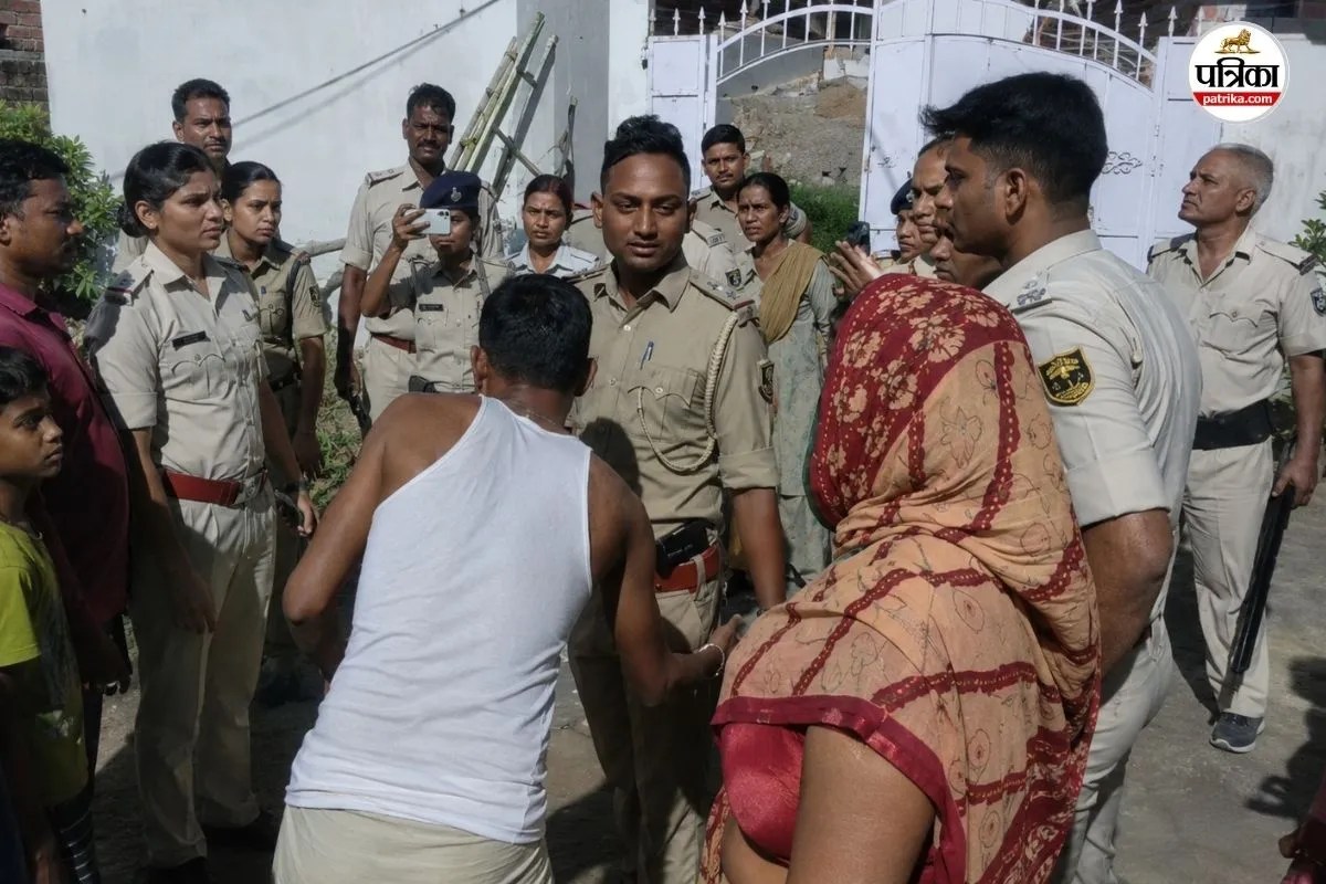 कुख्यात सोनू-मोनू को पकड़ने पहुंची पुलिस, तो एंट्री से पहले गैंग मेंबर्स ने ही ले ली पुलिसवालों की तलाशी