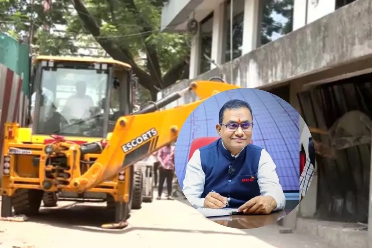 NEET-UG पेपर लीक: पुणे में आरोपी शिवराज मोटेगांवकर के ‘RCC क्लासेस’ पर चला बुलडोज़र; 3.20 करोड़ का टैक्स बकाया, प्रॉपर्टी सील