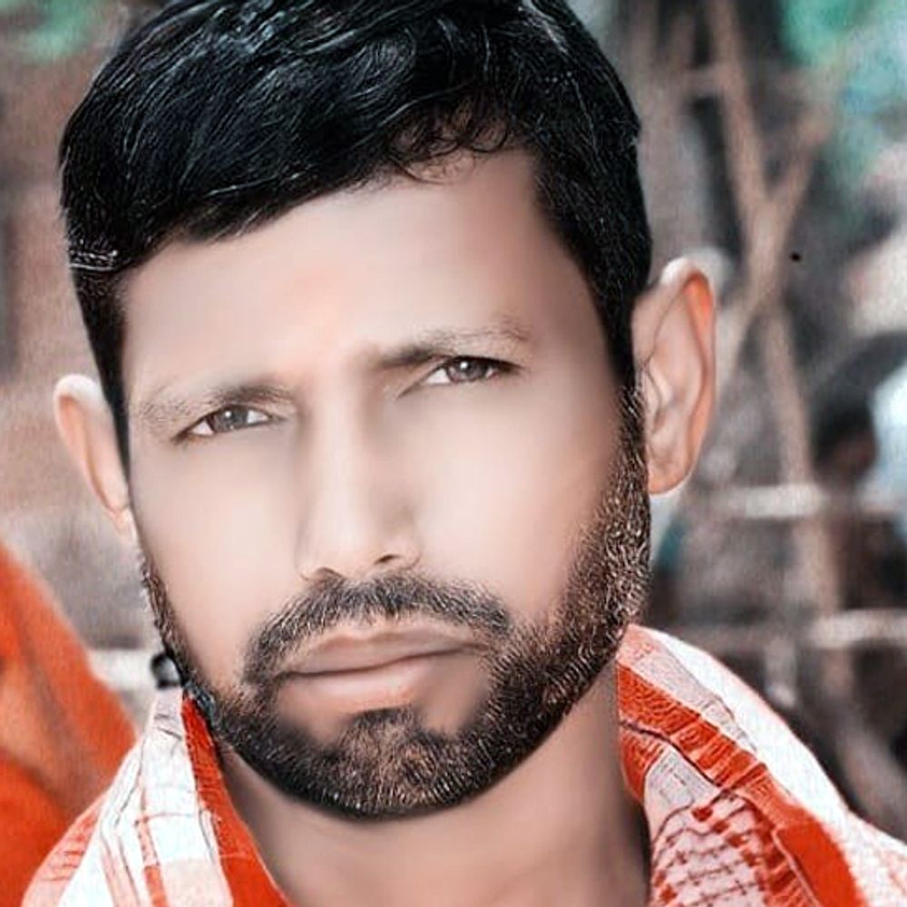 कोडरमा में दीवार गिरने से ऑटो चालक की मौत:कील ठोकते समय दीवार के साथ गिर गए गड्‌डे में, सिर में लगी गंभीर चोट