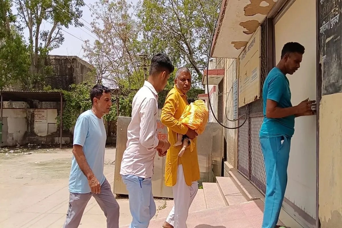 बालाजी के दर्शन कर लौटते वक्त एक्सप्रेसवे पर हादसा,  मासूम की मौत