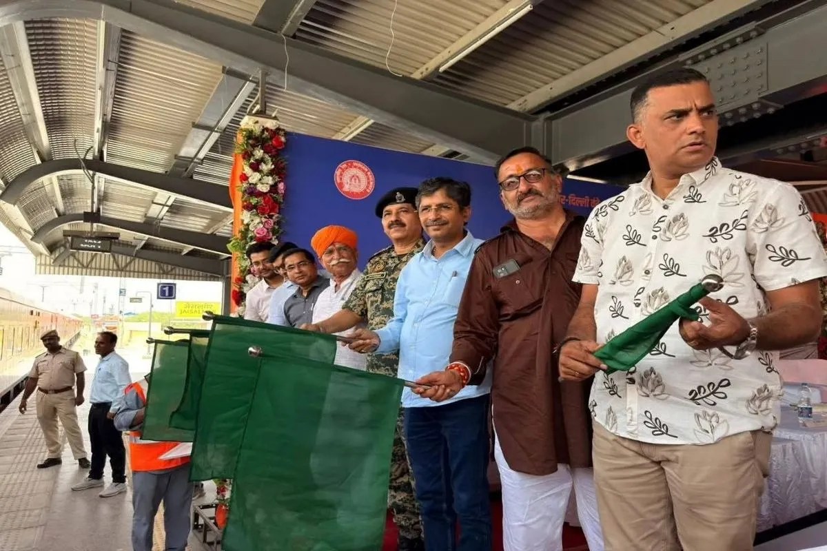 जैसलमेर से रवाना की साबरमती एक्सप्रेस, 67 करोड़ की लागत वाला कोच केयर कॉम्प्लेक्स भी शुरू