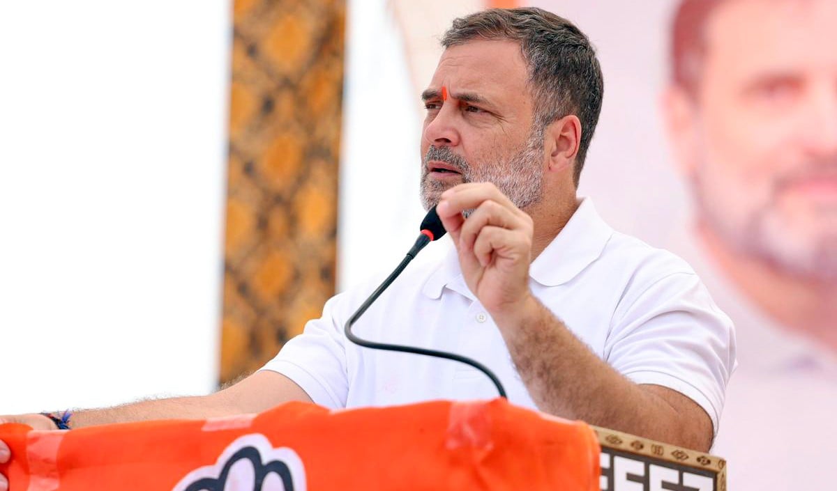Rahul Gandhi का PM Modi पर तीखा तंज: विश्वगुरु हैं, लेकिन एक भी परीक्षा ठीक से नहीं करा सकते!