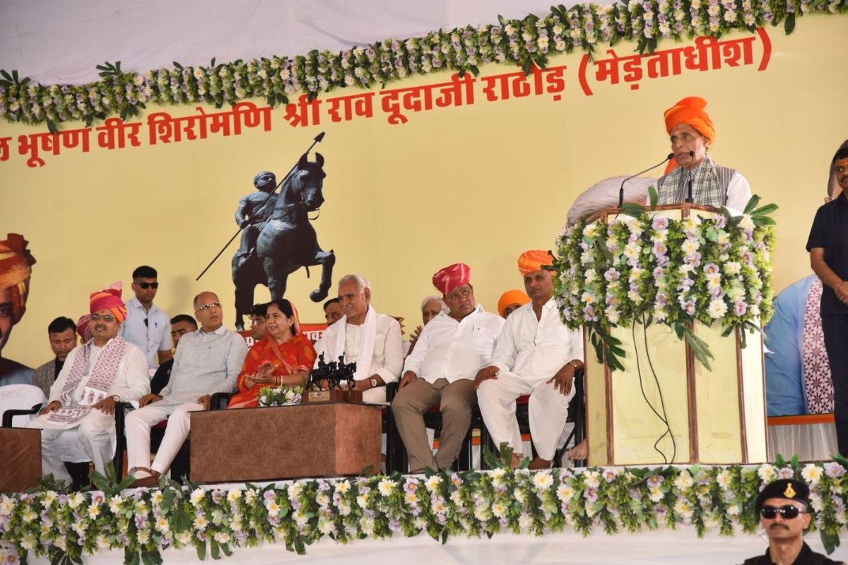 मेड़ता में बोले रक्षामंत्री सिंह – पाकिस्तान ने भारत पर नजर उठाने की कोशिश की तो जो अब तक नहीं हुआ वह होकर रहेगा