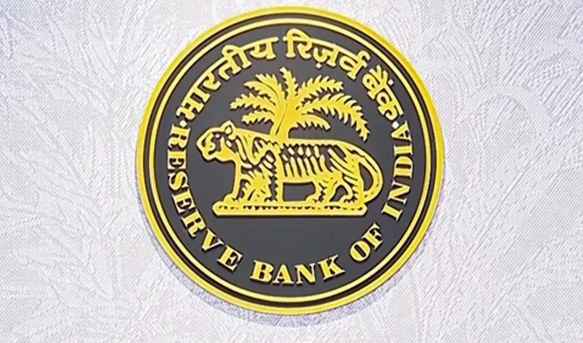 Rupee को मिली बड़ी राहत, RBI के Intervention के बाद Dollar के मुकाबले 96 के नीचे