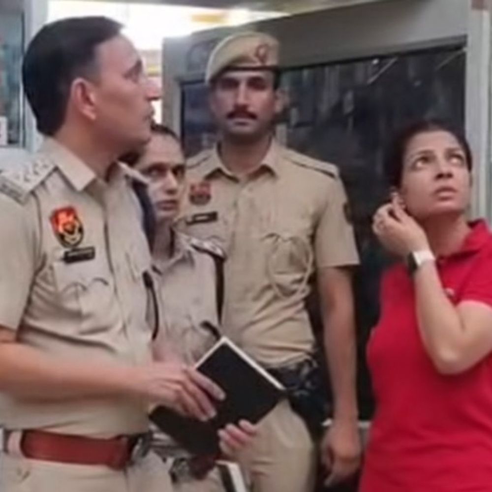 मेडिकोज पर फायरिंग मामले में आरोपी पुलिस पकड़ से बाहर:झज्जर में दिनदहाड़े हुई थी वारदात, लेनदेन व पुरानी रंजिश, हर एंगल खंगाल रही पुलिस