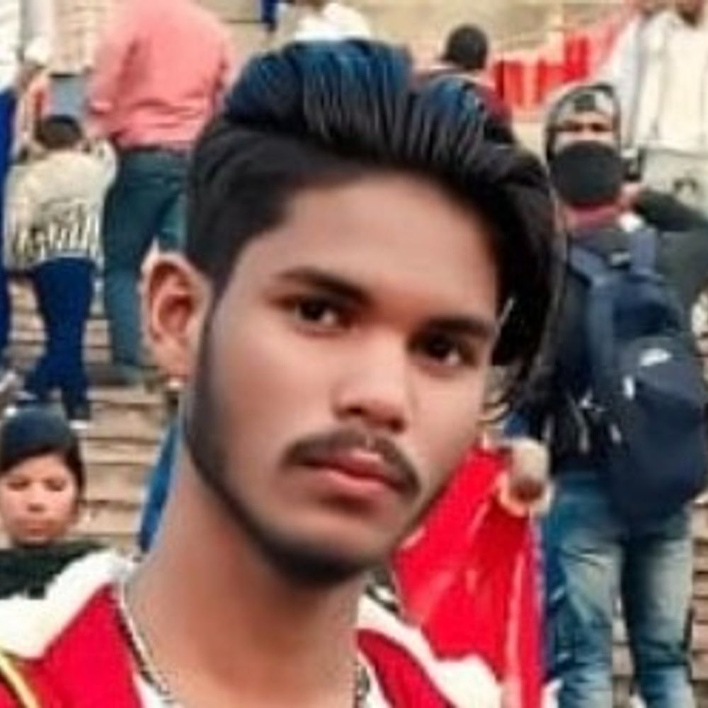 टेंपो से टकराने के बाद पलटी गाड़ी, छात्र की मौत:औरंगाबाद में चार लोग घायल, लड़की देखने जा रहे थे कार सवार लोग