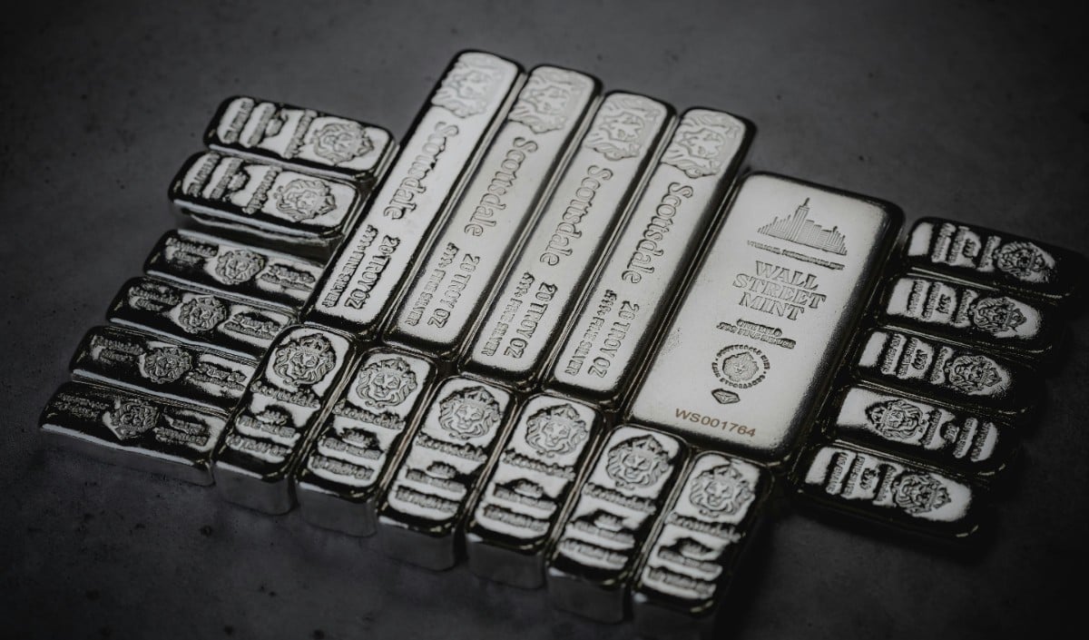 Silver Import पर मोदी सरकार की बड़ी सख्ती, ‘Restricted’ लिस्ट में आई चांदी, अब लाइसेंस जरूरी।