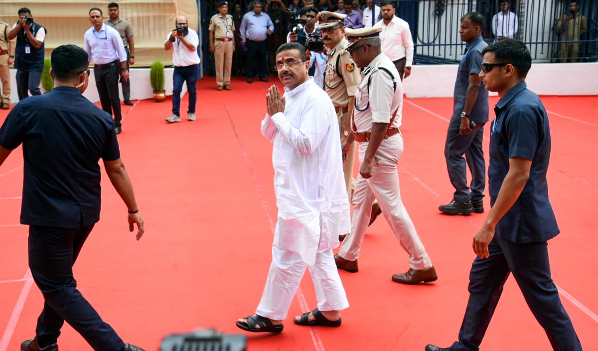 West Bengal में Suvendu Adhikari का एक्शन, पहली Cabinet बैठक में लिए 6 बड़े फैसले