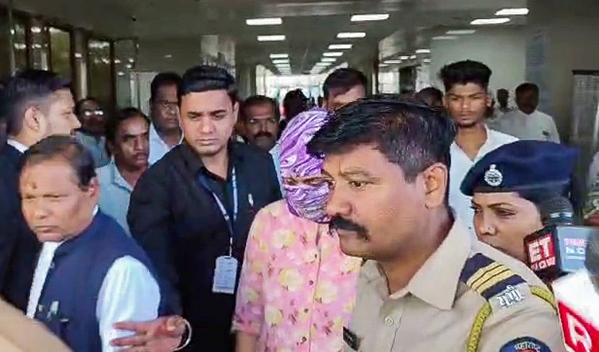 TCS Nashik Case | 25 दिनों की लुका-छिपी के बाद मुख्य आरोपी निदा खान गिरफ्तार, मलेशिया तक जुड़े हैं तार | Nida Khan Arrest
