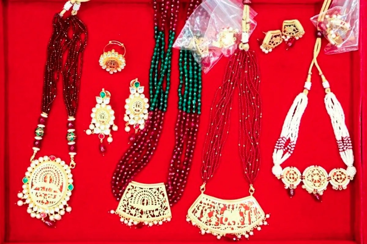 Pratapgarh: ODOP नीति में हुआ अहम बदलाव, थेवा कारोबारियों को मिलेगा 20 लाख रुपए तक अनुदान