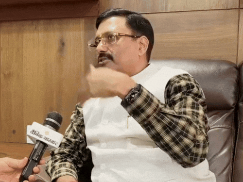 पब्लिक परसेप्शन-बगैर पैसे नहीं होता सरकारी दफ्तरों में काम:मुरादाबाद के कमिश्नर बोले-दोषियों पर कड़े एक्शन होते हैं,लेकिन पब्लिक सस्पेंशन को ही सजा मानती है