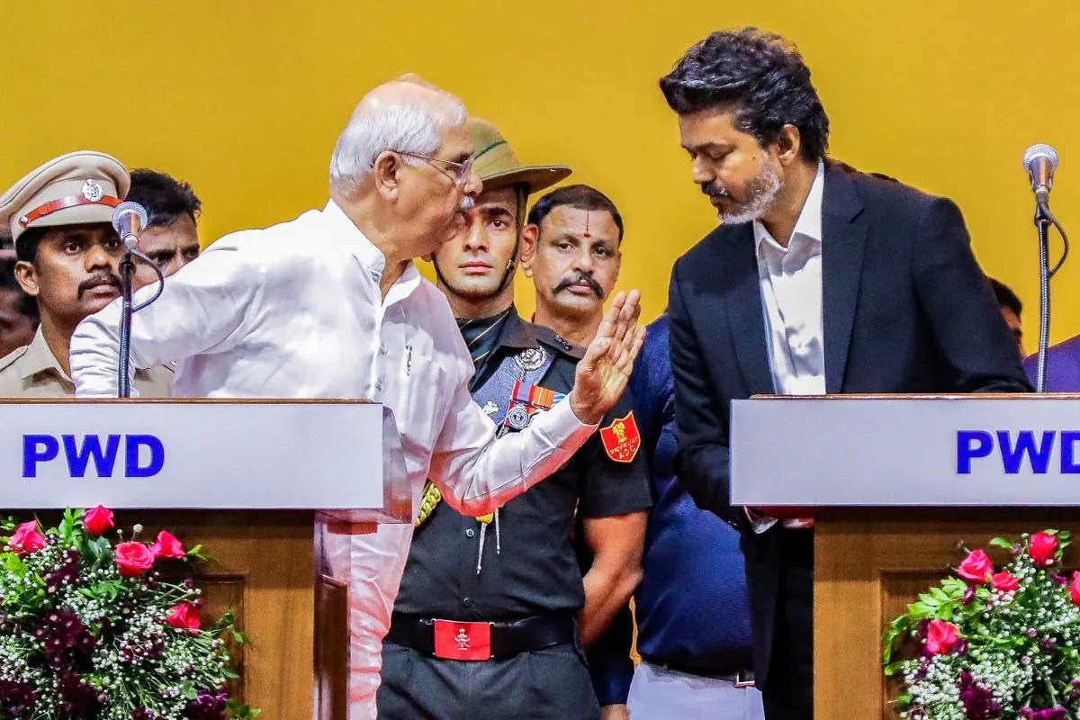 शपथ समारोह में पहले क्यों बजाया गया वंदे मातरम? CM विजय के मंत्री ने जब राज्यपाल से पूछा तो क्या मिला जवाब?