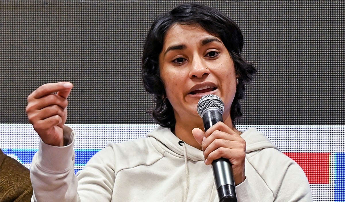 Wrestler Vinesh Phogat को कोर्ट से बड़ी राहत, WFI के अयोग्यता वाले फैसले पर उठाए गंभीर सवाल