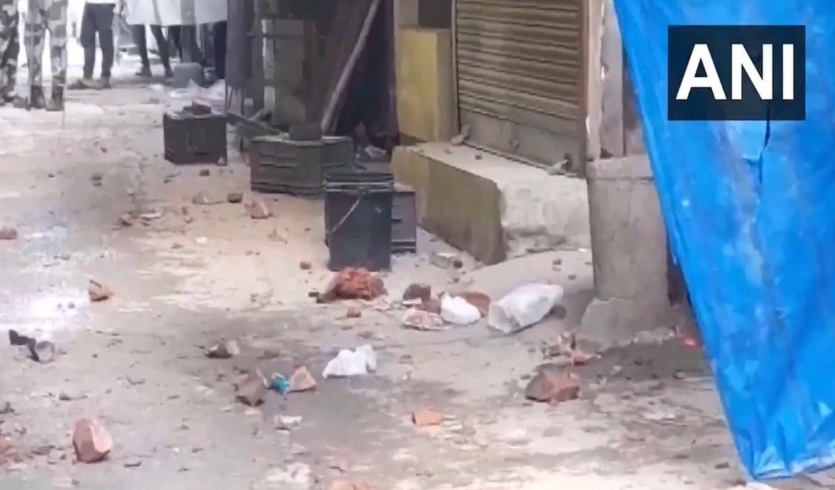 West Bengal Violence: हावड़ा के शिबपुर में कई बम धमाके, BJP नेता को बनाया निशाना