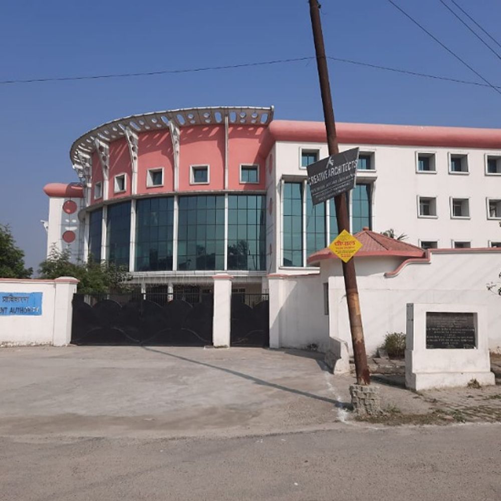 कपड़ा शोरूम के नक्शे पर कोचिंग इंस्टीट्यूट:MDA ने नोटिस भेजा-सील कर देंगे; संचालक का जवाब-माननीयों-अफसरों ने किया उद्घाटन