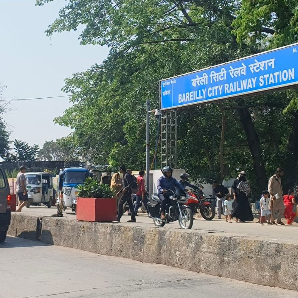 बरेली में तपिश से मिली बड़ी राहत:अप्रैल के आखिरी दिन हुई झमाझम बारिश से मौसम हुआ सुहाना, पारे में आई 10 डिग्री की गिरावट