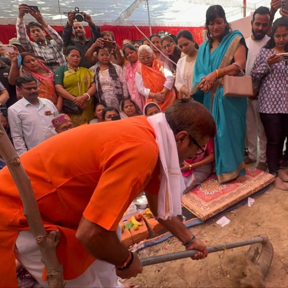 वाराणसी में 500-बेड सुपर स्पेशियलिटी हॉस्पिटल का भूमिपूजन:विधायक डा. नीलकंठ ने रखी नींव, हार्टकैंसर-किडनी और न्यूरो मरीजों का 1 रुपए में इलाज