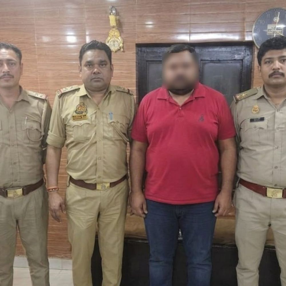 लखनऊ से पकड़ा 32 हजार महिलाओं को ठगने वाला:पीएम रोजगार के नाम पर महिलाओं से लेता था 750 रुपए, कई शहरों में दर्ज है एफआईआर