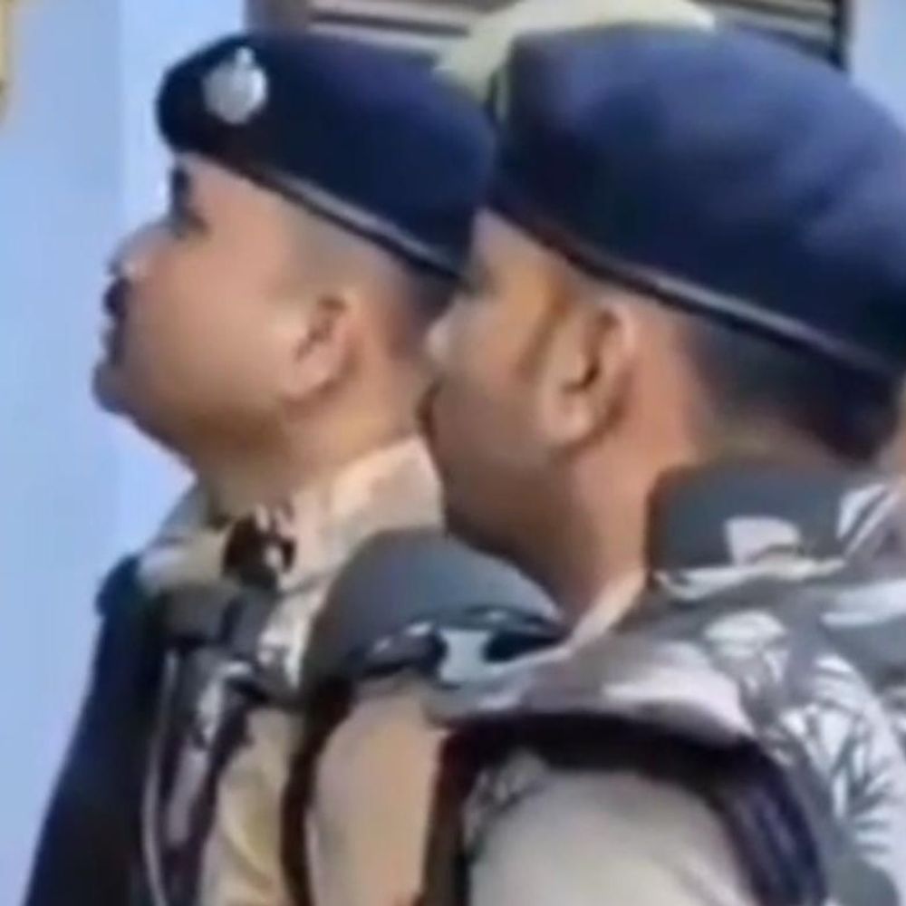 मेरठ के एसपी सिटी की अपराधियों को सीख:ये जो गुनाह की ताकत पर आलीशान कोठी बनाई है, कानून के फंदे में बांधा जाएगा