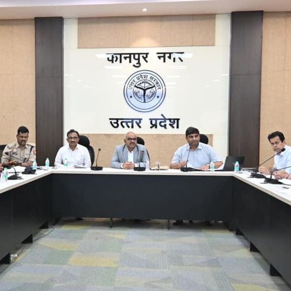 विकास नगर मार्केट में महिलाओं के लिए टॉयलेट नहीं:कानपुर में डीएम- व्यापारी की बैठक में एक्सईन गायब, वेतन रोकने का आदेश