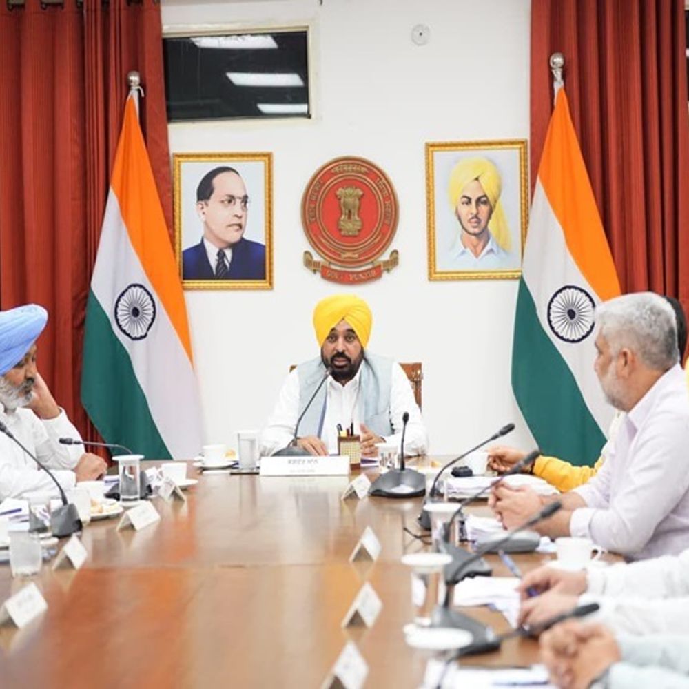 पंजाब में 65 हजार कर्मचारी होंगे रेगुलर:मान सरकार ने ठेकेदारी प्रथा समाप्त की; 14 विभागों में मिलेगा सीधा लाभ