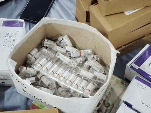 ड्रग डिपार्टमेंट ने 12 घंटे जांच की, 23 सैंपल लिए:कोटा में सप्लाई हुए बेच के उपयोग पर प्रदेश भर में रोक लगाई