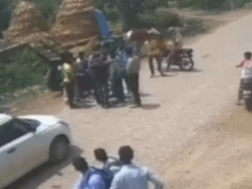पानीपत में छात्र मर्डर केस की VIDEO:ग्रुप में खड़े होकर पहले कर रहे थे बहस, फिर घोपा चाकू; इकलौता सहारा था