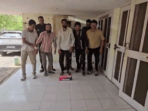 भिवानी में दुकानदार से मारपीट व धमकाने वाले 4 काबू:पुरानी रंजिश में दिया था वारदात को अंजाम, मुख्य आरोपी अभी भी पकड़ से बाहर