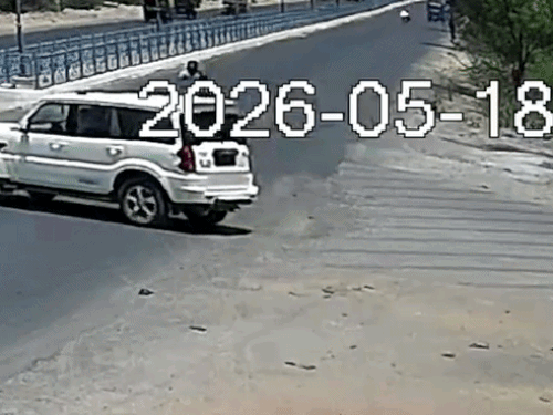 जसोल रोड पर बाइक अनियंत्रित होकर गिरी, दो घायल:स्कॉर्पियो के अचानक सामने आने से बैलेंस बिगड़ा, ड्राइवर फरार