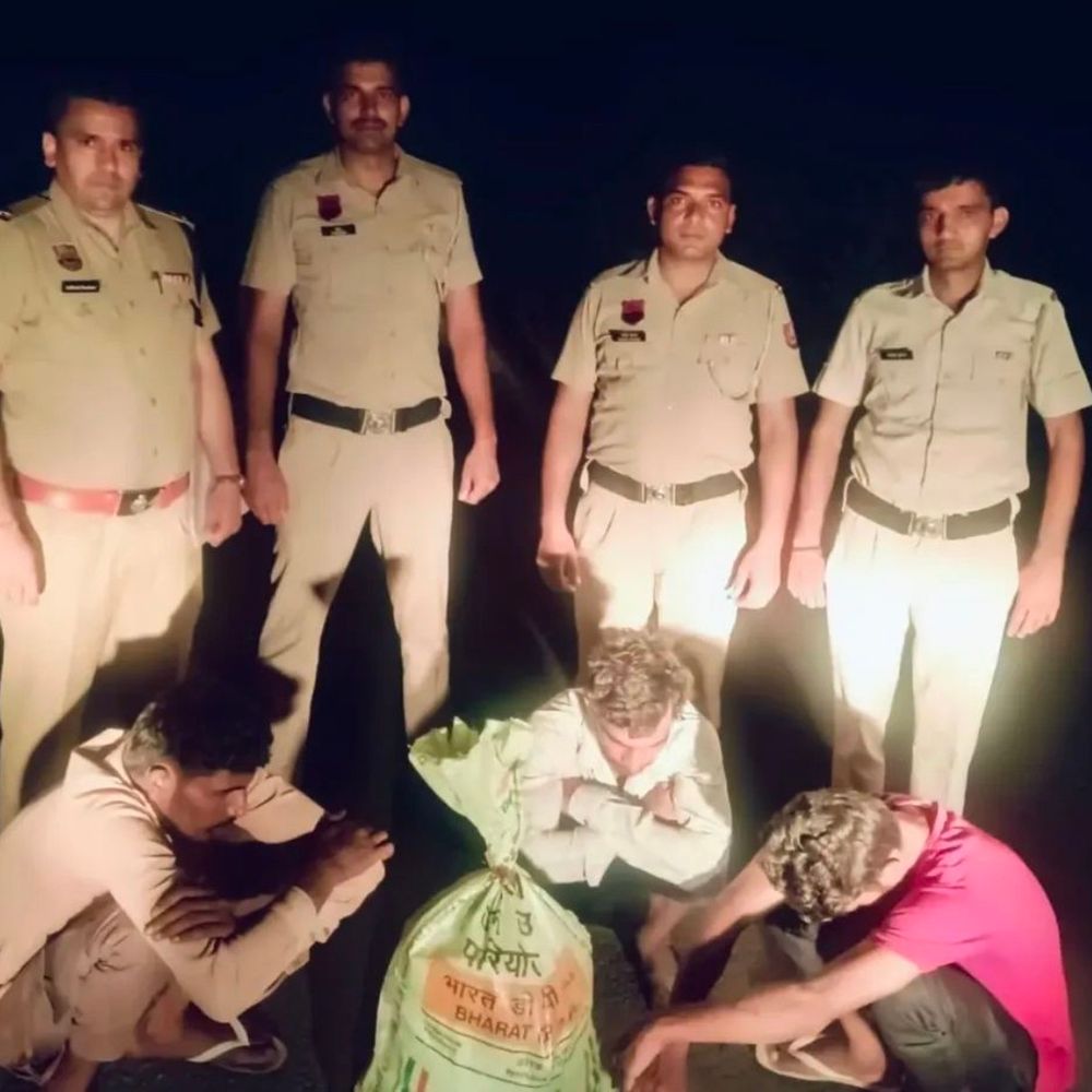 उकलाना में खेत से केबल चोरी गिरोह का पर्दाफाश:पुलिस ने तीन आरोपियों को किया अरेस्ट, चुराया गया माल बरामद
